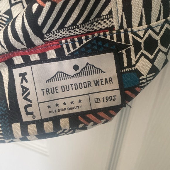 Colorful KAVU backpack - Picture 2 of 3